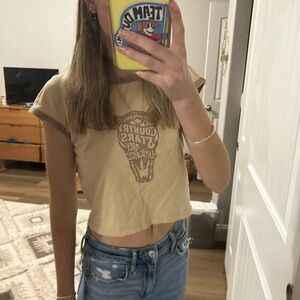 Hollister Cute baby tee with a relaxed fit #croptop #western